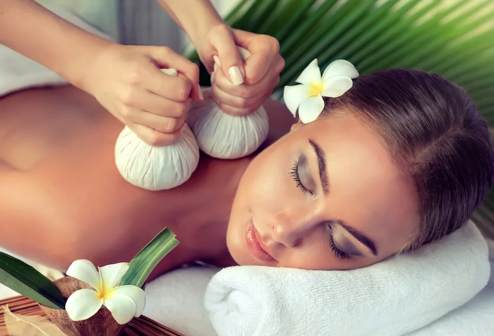 Herbal compress Massage Herbal compress Massage